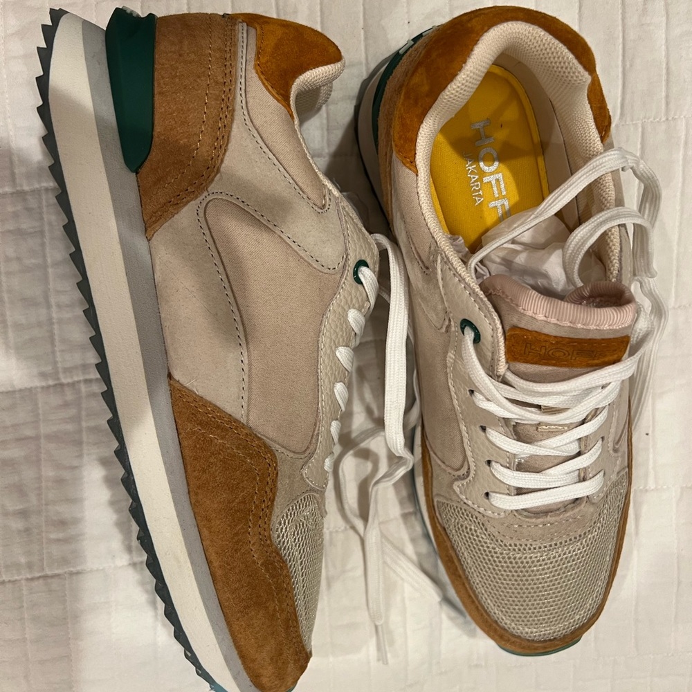 Hoff new, no box size 8 jogger